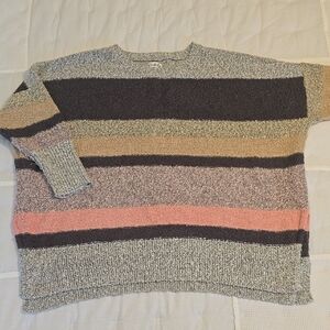 Wonderly Gray and Black Crewneck Sweater with Knitted Texture